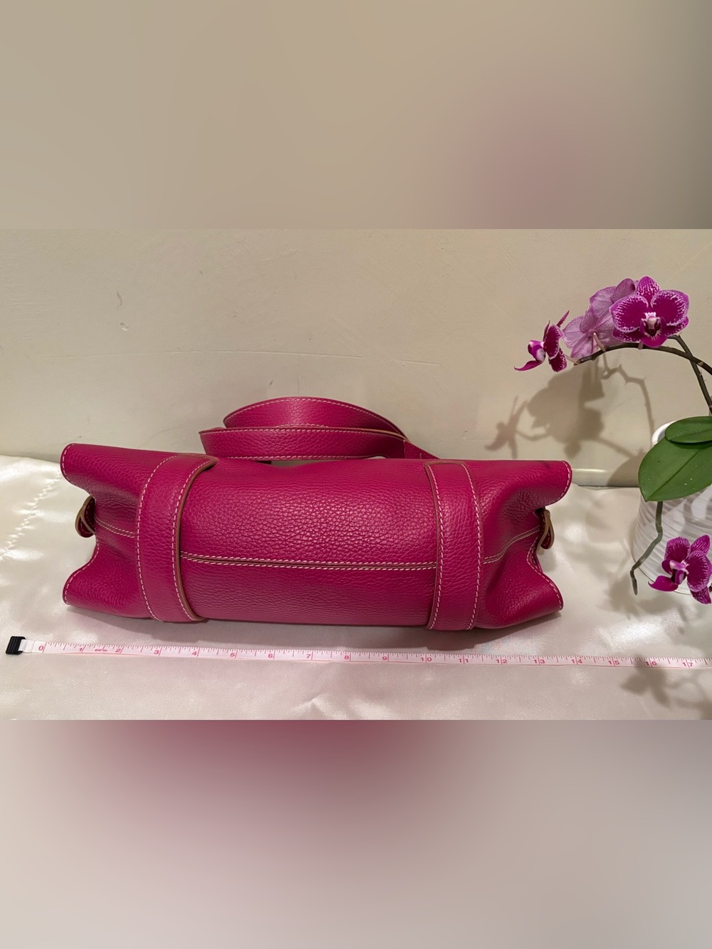 TOD'S Fuchsia Pebbled Leather purse with dustbag preowned - Picture 3 of 11